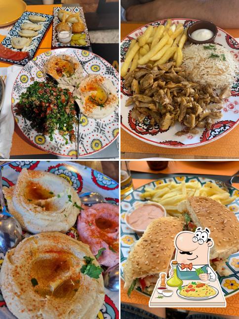 Cibo al Yalla Yalla Lebanese food