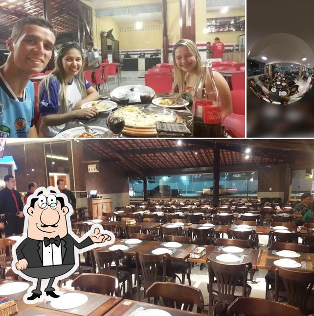 Check out how Pizzaria e Restaurante Paulistinha looks inside