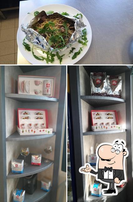La immagine della interni e cibo di Carpe Diem bar