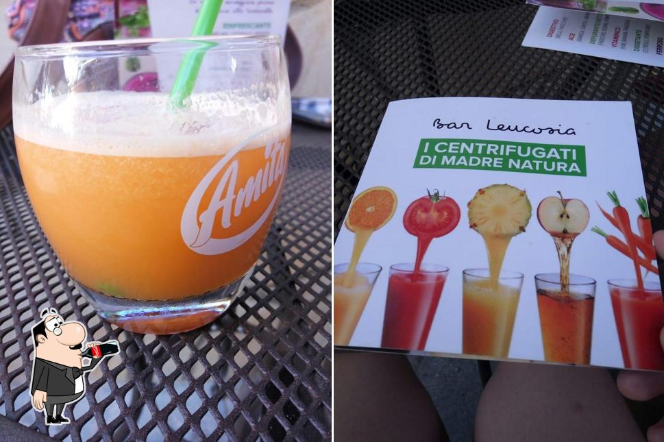 Goditi un drink dal menu