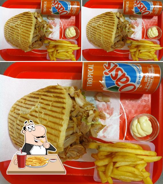 A CORBAS KEBAB vous pouvez profiter des frites, des pommes frites