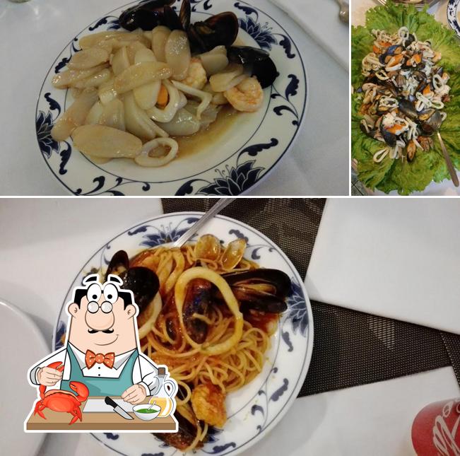 Prenditi la cucina di mare a Ristorante Fu Man Lou