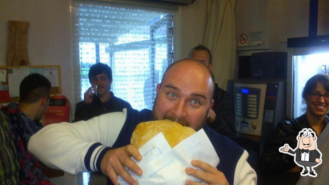 Gli interni di Lampredotto Sbranami - pizzeria a taglio -Paninoteca - focacce