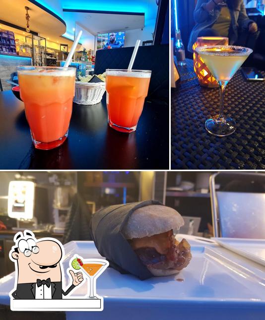 La immagine della bevanda e cittadini di 3MA Lounge Bar