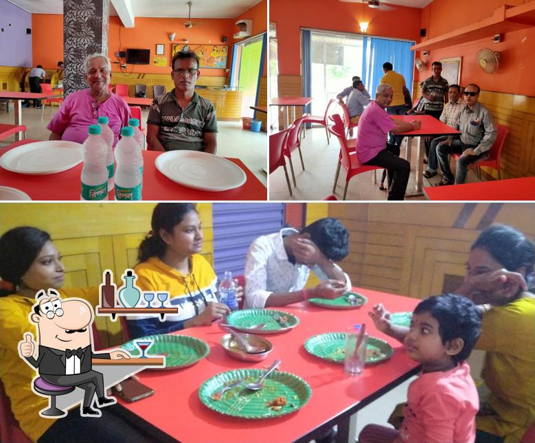 Check out how Relish Restaurant Rupnarayanpur looks inside