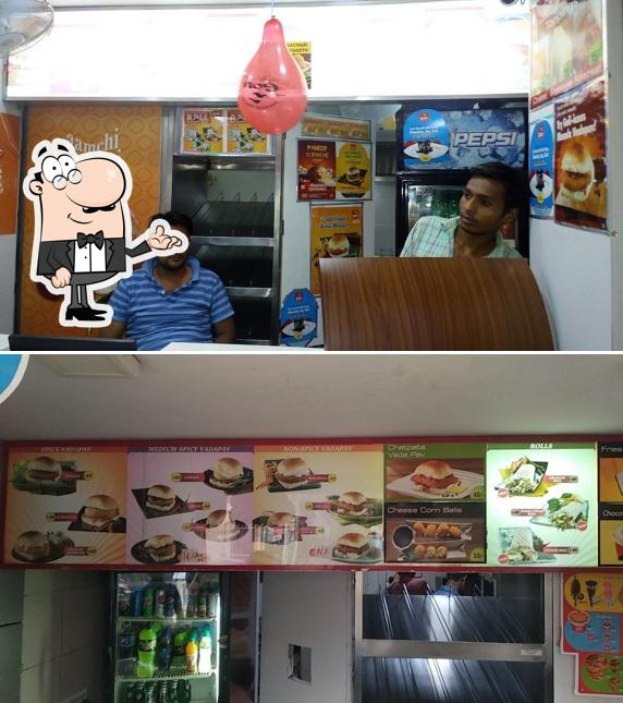 Check out how Goli Vada Paav looks inside