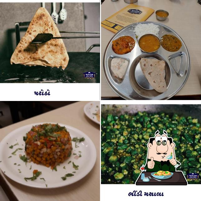 Food at Jalaram Parotha House