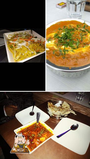 Try out pizza at Terrace By Oaks