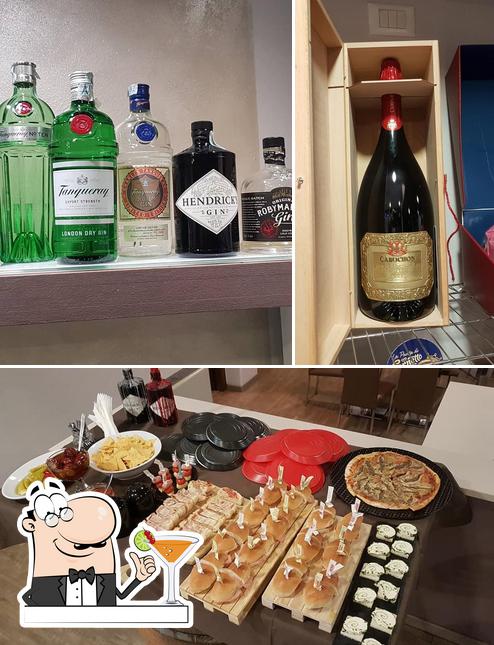 Chicca Cafe si caratterizza per la bevanda e torta