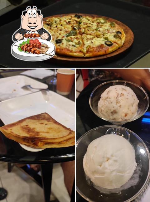 Food at Freezeriaa - Fast Food & Ice-Cream