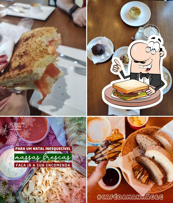 Sanduíches de queijo grelhado em Grãos e Gente Cafeteria