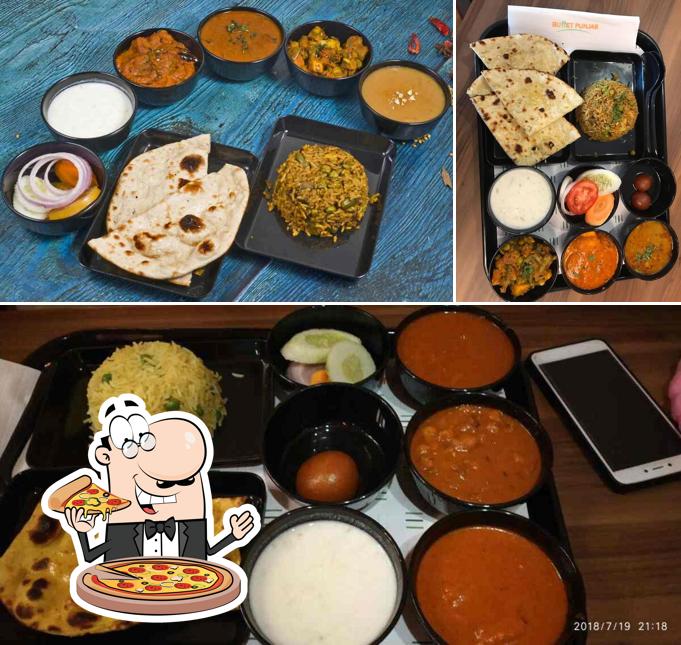 Pick pizza at Buffet Punjab Express