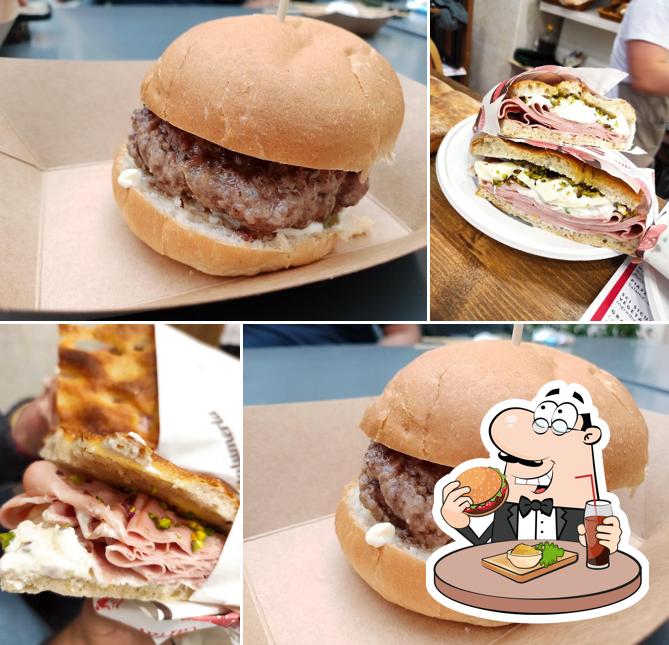 Prenditi un hamburger a L'Aquolina