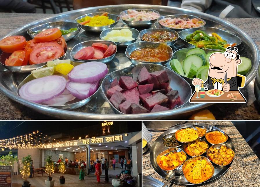 Food at Jashoda kathiyawadi Thal