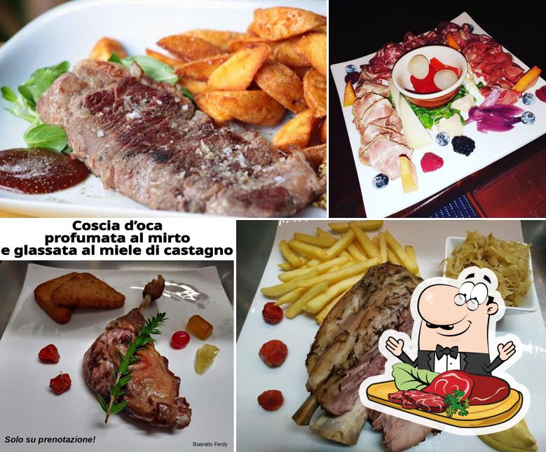 Prenditi i un pasto a base di carne a Horse and Hounds