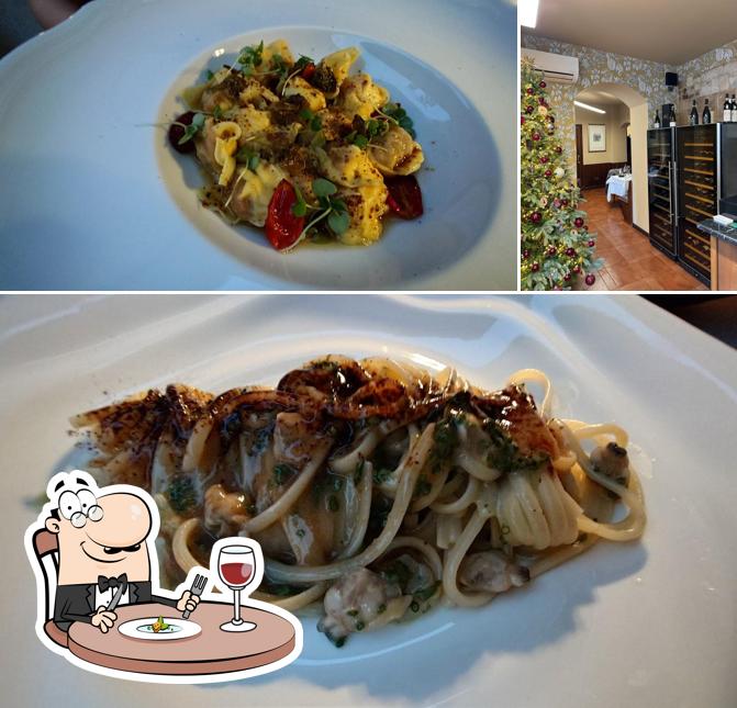 Locanda del Pompiere si caratterizza per la cibo e bevanda