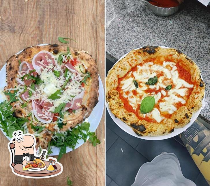 A Pizzeria O' Sole Mio....rosticceria...., puoi prenderti una bella pizza