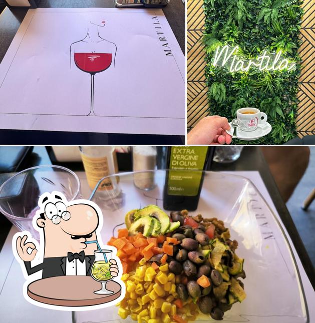 La immagine di bevanda e cibo da MARTILA