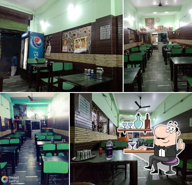 Check out how VSR Cafe looks inside
