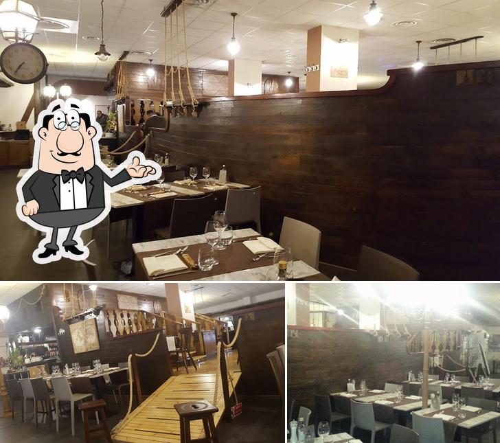 Gli interni di The World Restaurant