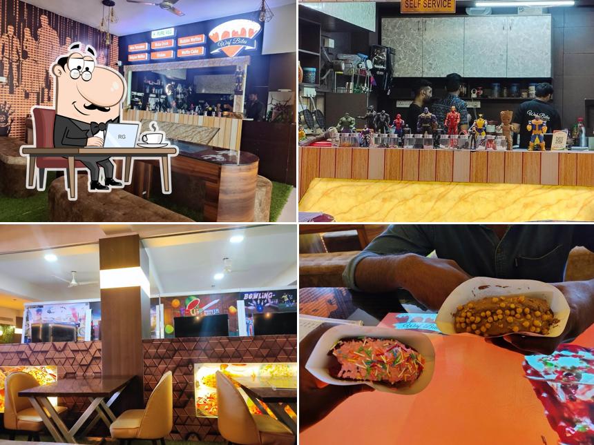 The interior of FOOD SQUARE