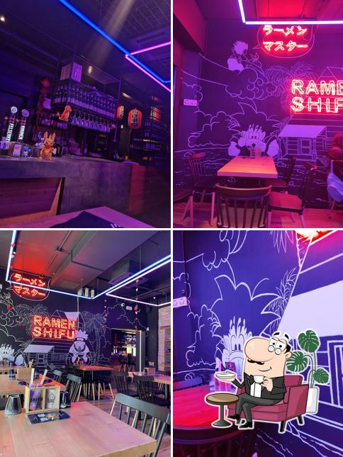 Siediti a un tavolo di Ramen Shifu Rimini