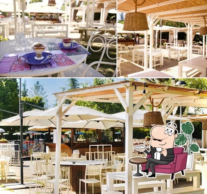 Gli interni di Cinquepuntozero Pizzeria Ristorante Piscina