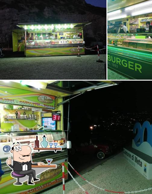 Daddy's Burger Food Truck (il panino dal 1983) si caratterizza per la interni e esterno