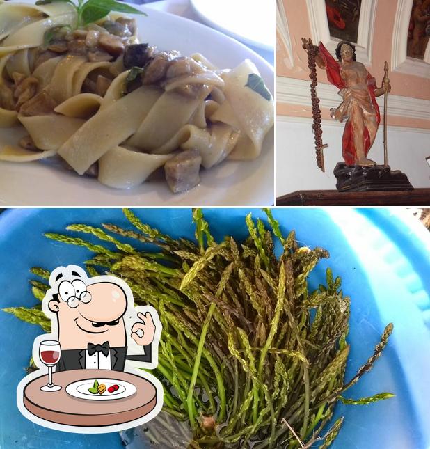 Tra le diverse cose da LA COMMENDA: Ristorante Pizzeria si possono trovare la cibo e esterno