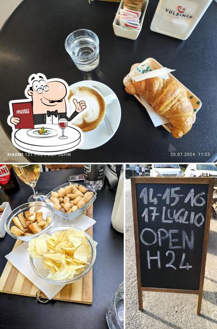 Dai un’occhiata alla foto che presenta la cibo e lavagna di Bar Italia Snc