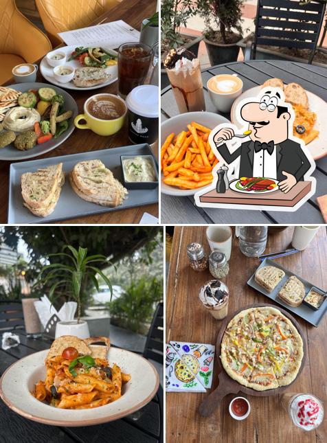 Penne pasta at Coffee Bond Noida Sector 29