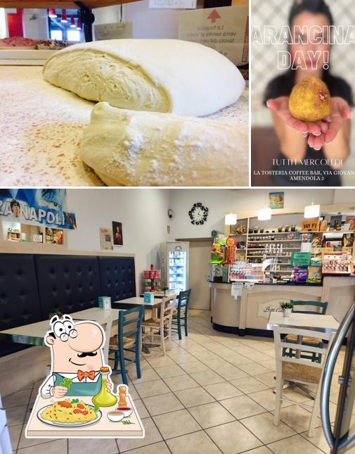 Tra le diverse cose da La Tosteria - Coffe Bar Punto Pranzo si possono trovare la cibo e interni