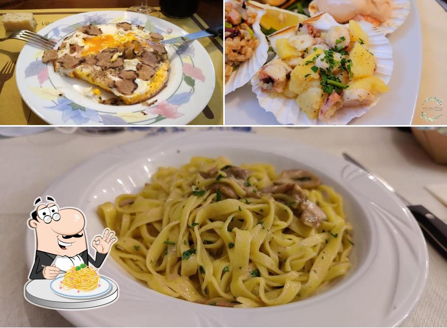 Spaghetti alla carbonara al Vecchia Osteria del Mercato
