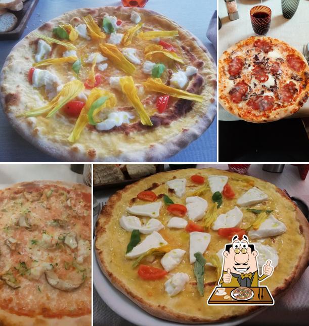 Scegli una pizza a Ristorante Pizzeria La Casetta