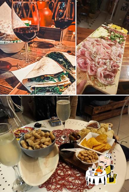 Dai un’occhiata alla foto che mostra la cibo e tavolo da pranzo di Amunì Sicily Coffee Shop