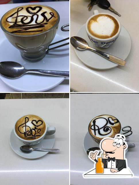 Bar Marilyn Cafè serve un'ampia varietà di drink