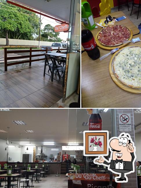O interior do Du'Cheff Pizzaria