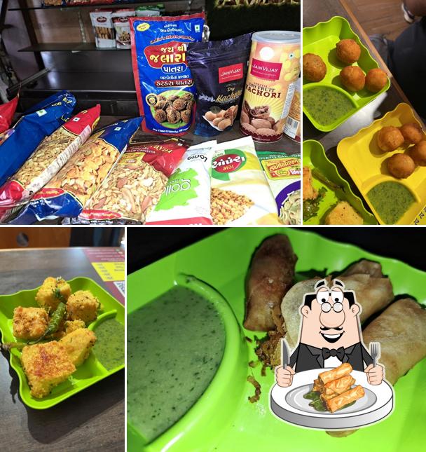 Spring rolls at Ambica Farsan