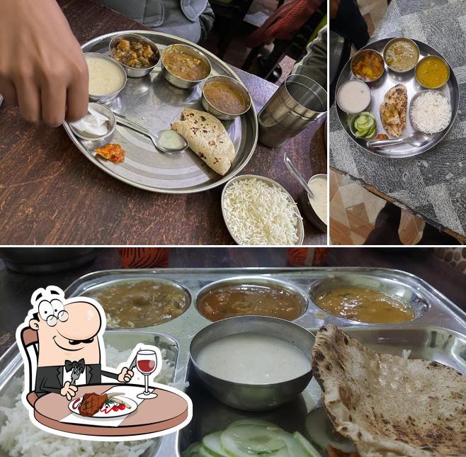 Get meat meals at Amma Ji Ki Rasoi/अम्मा जी की रसोई