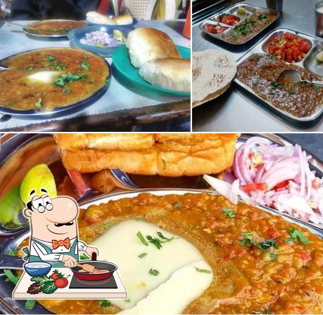 Chicken curry at Mahavir Pav Bhaji