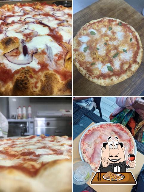 Ordina tra le svariate varianti di pizza