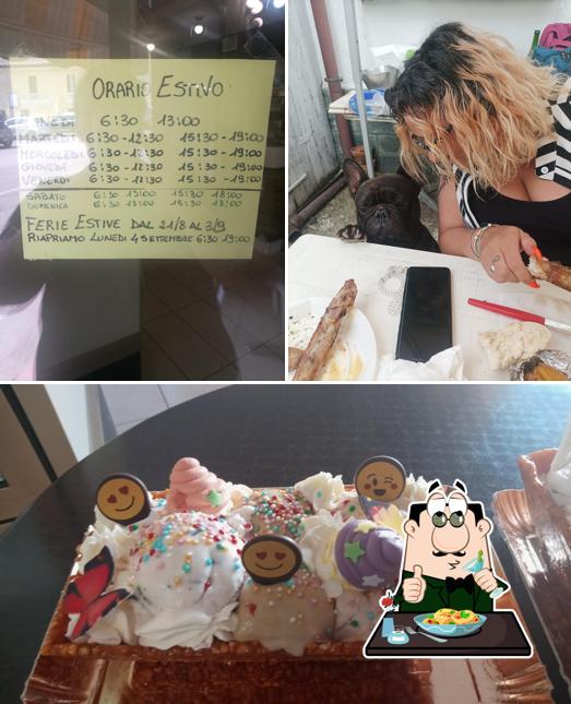 Questa è la immagine che presenta la cibo e esterno di Bar Pasticceria - Gelateria Fiore