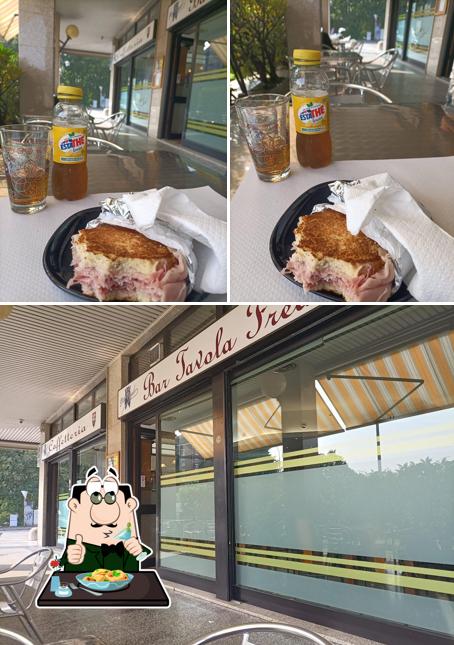 La cibo e interni del ristorante