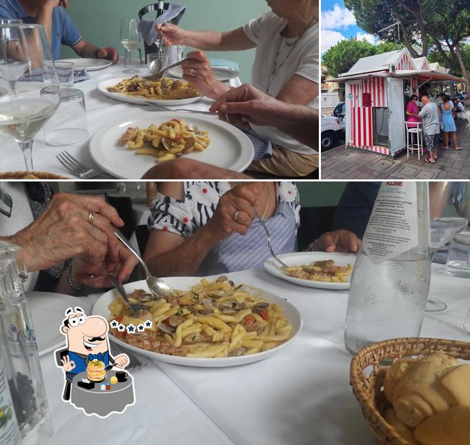 Dai un’occhiata alla foto che presenta la cibo e esterno di Chiosco delle Streghe