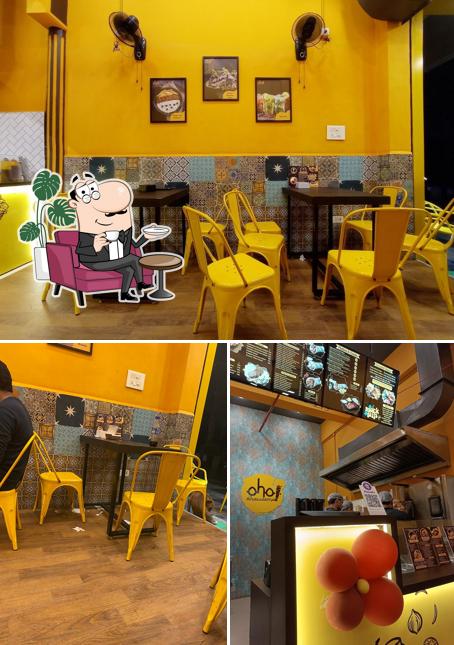The interior of Oho Shawarma Ulwe