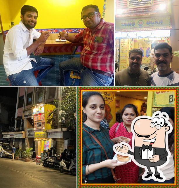 Here's a pic of Raju Ki Chai (Charni Road)