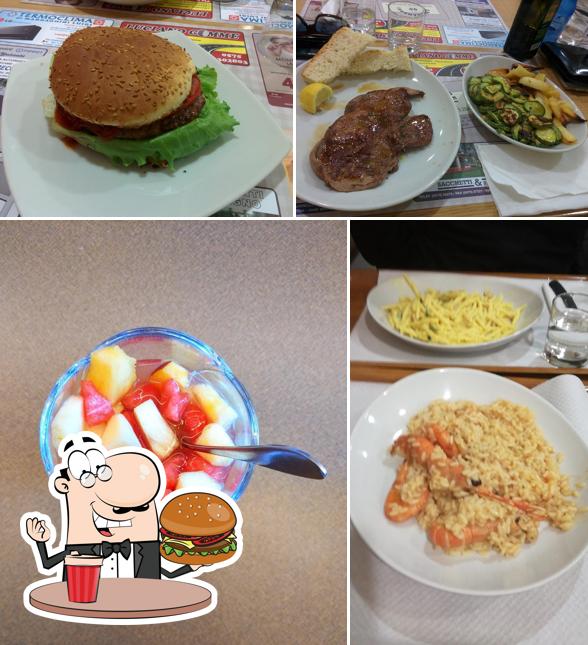 Ordina un hamburger a Ristobar Calamandrei 99