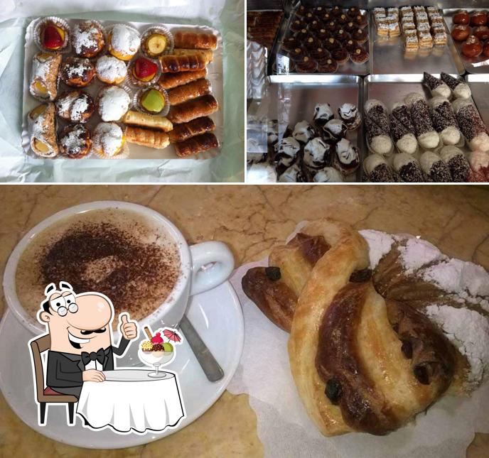 Pasticceria Petrarca propone un'ampia varietà di dolci