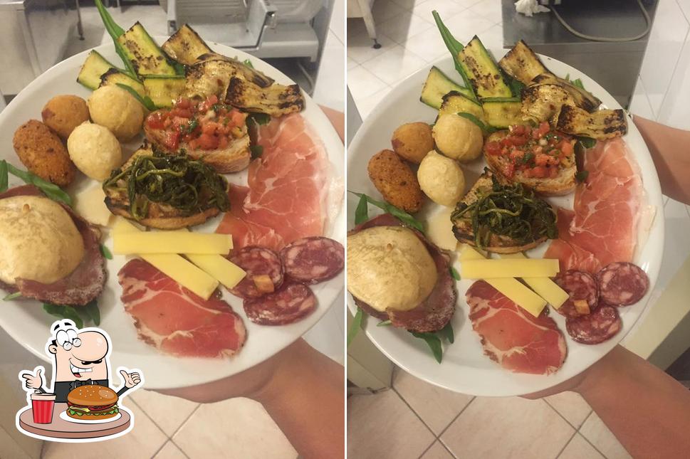 Gli hamburger di Pizzeria 'A Reginella potranno soddisfare i gusti di molti