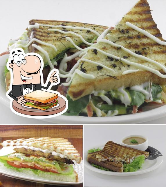 Pick a sandwich at DDL (Base kitchen)